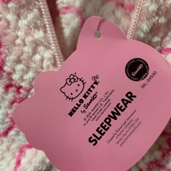 NWT Hello Kitty Onesie Sleepwear - Picture 3 of 7